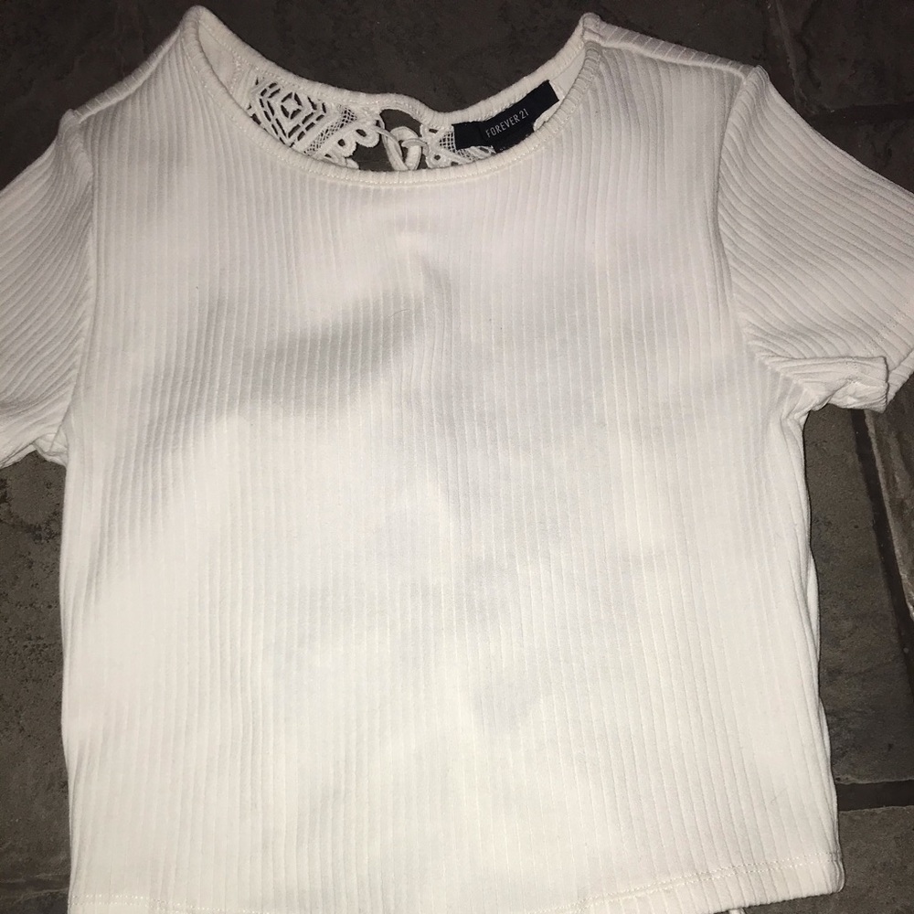 White top - Picture 3 of 4